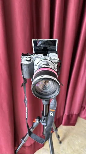 Câmera Sony alpha a6600 e lente 18-105mm G