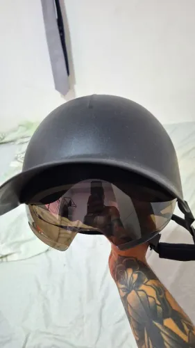 Capacete, e Luva de brinde 
