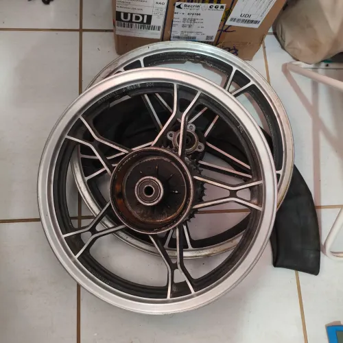 Rodas Suzuki intruder 125