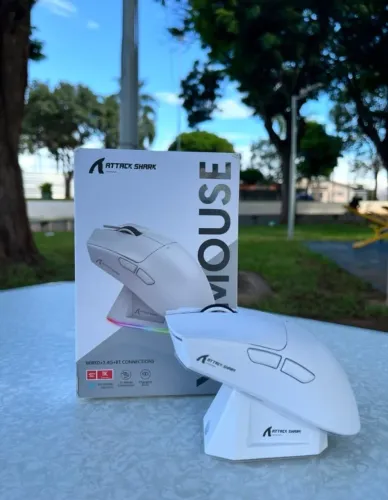 Mouse Gamer Sem Fio Attack Shark X11 Branco + Dock de Carregamento RGB | (NOVO LACRADO