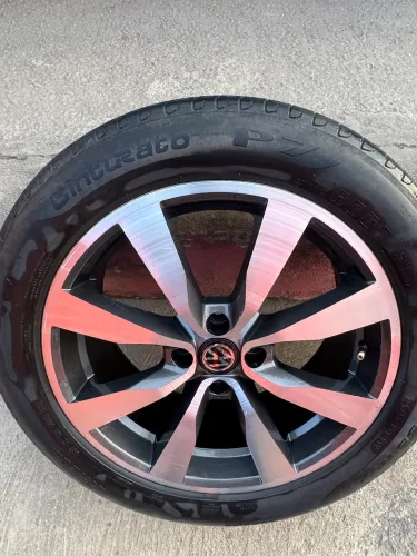 Roda aro 17 com pneu 195/55/17 