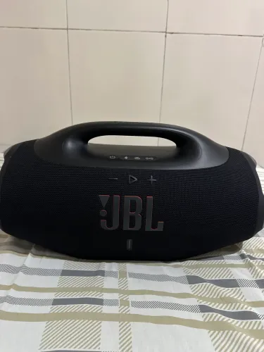 JBL boombox 4
