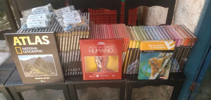 Atlas, Corpo Humano e Enciclopédia do Estudante