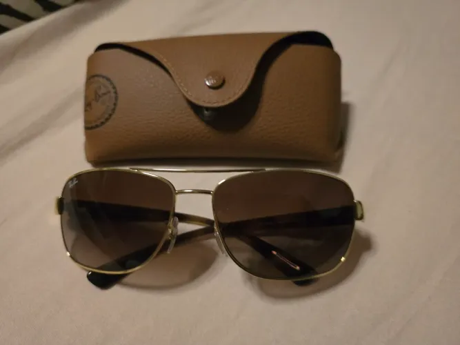 Oculos ray ban praticamente novo
