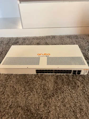 Switch Aruba Hpe 1930 JL682A 24 +4 portas  +4 portas/ Novo os dois 
