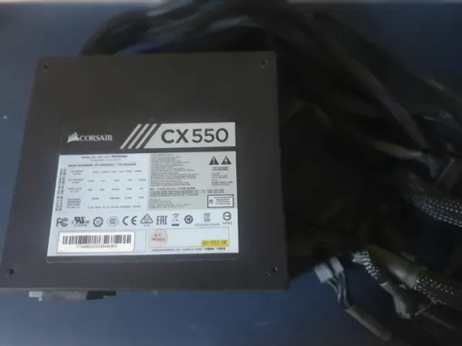 Fonte Corsair CX550 550w