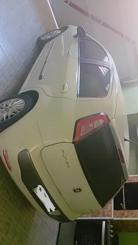 Fiat Punto Essence 1.6 Flex 16V 5P 2013