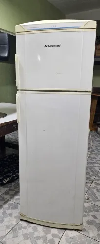 Vendo geladeira com defeito nao sei o defeito