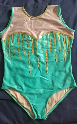 Colan bordado a mão