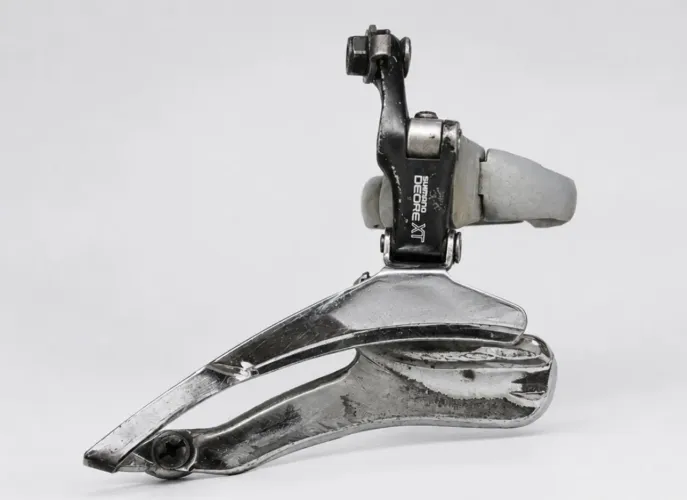 Câmbio dianteiro Shimano Deore XT M735