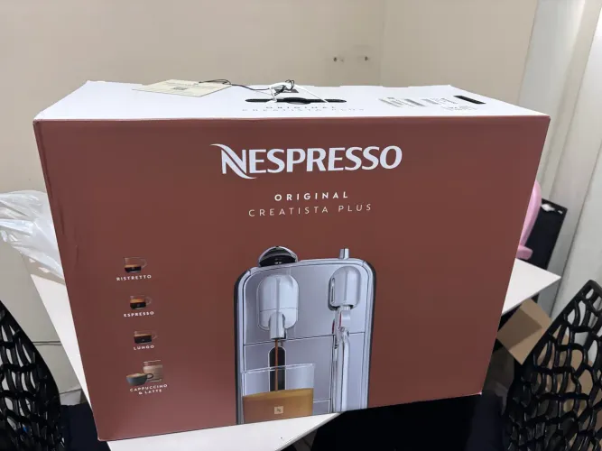 Cafeteira Nespresso Creatista Plus