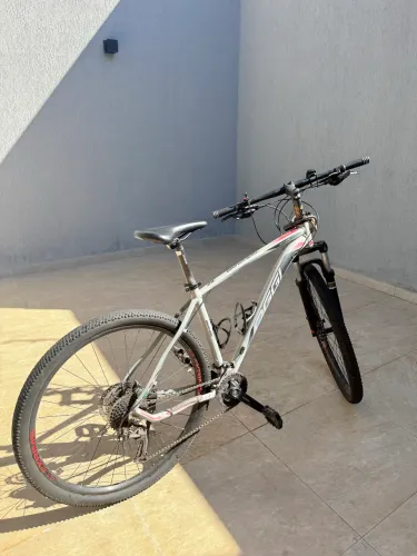 Oggi 7.0 tamanho 19 quadro 29