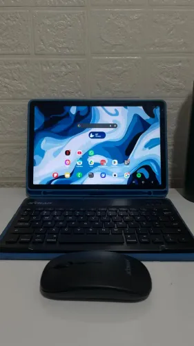 NEGOCIÁVEL Tablet A9 + (A9 plus) 1 ano de uso + teclado e mouse