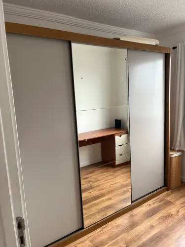 Armário guarda-roupa 