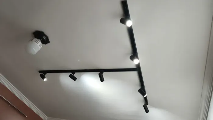 Trilho e Spot de luz