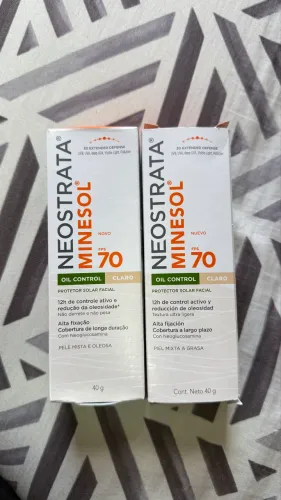 2 protetores solares neutrogena FPS 70 COR CLARA