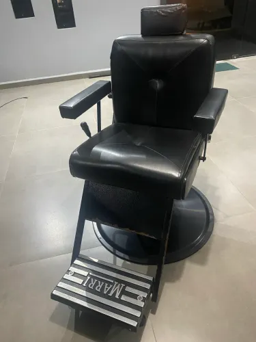 Vendo cadeira para salão de beleza.