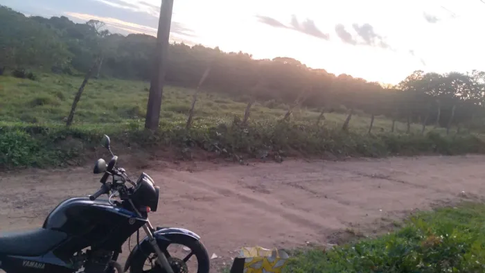 Terreno na zona rural da cidade de Catu , quero uma moto nele
