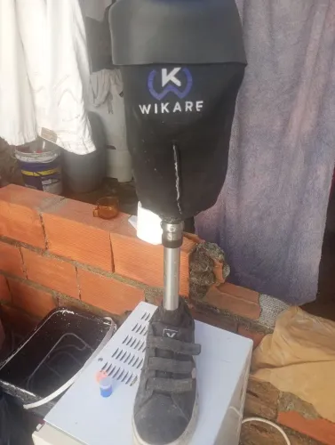 Prótese WIKARF usada apaixo do joelho 