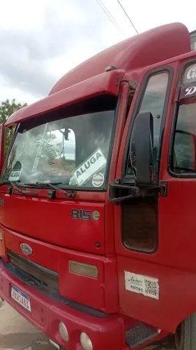 Vendo um caminhão FORD CARGO 815E PRONTO PRA TRANSFERIR E TESTADO PAU PRA TODA OBRA