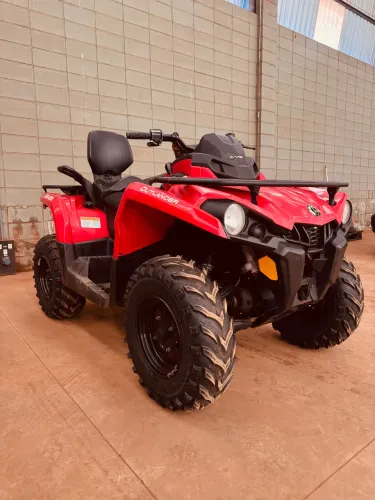 Quadriciclo Can Am Outlander 570 Max 