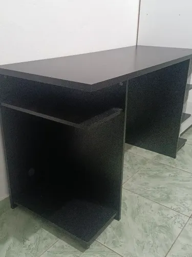 Mesa para Computador em Excelente Estado