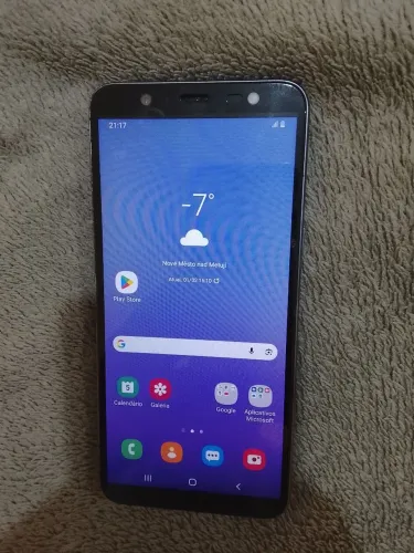 Samsung j8