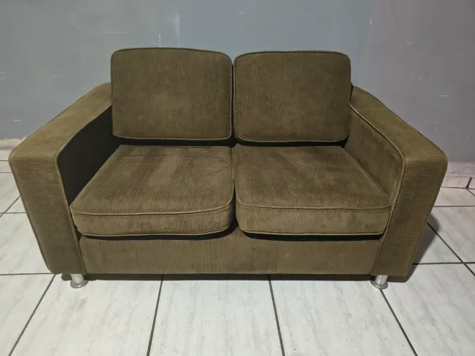 SEMI NOVO. FIRME, LIMPO E CONFORTÁVEL. ESTRUTURA EM MADEIRA. 1.50 M, BOTUCATU