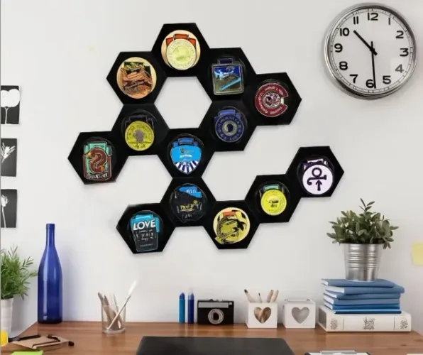 Porta Medalhas Hexagonal Preto c/15 peças