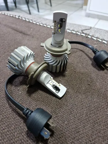 Lâmpadas de Led Philips Ultinon H4
