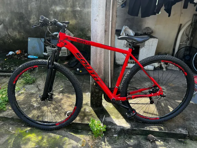 Vende-se bicicleta aro 29 seminova. 1 mês de uso!