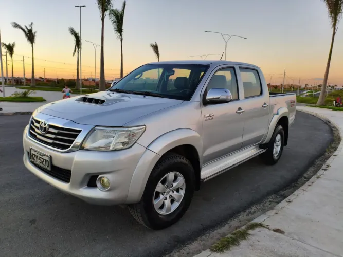 Toyota Hilux CD SRV D4-d 4X4 3.0 TDI Diesel AUT 2014