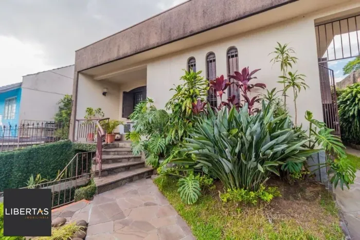 Casa 3 dormitórios no bairro Vila Jardim