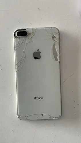 IPHONE 8plus CELULAR QUEBRADO