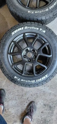 Rodas e pneus aro 17 para Renegade ou Toro