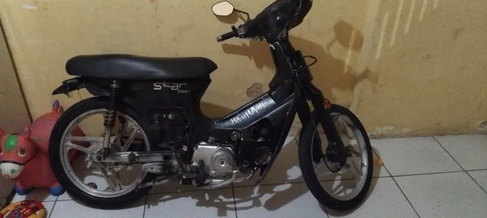 Traxx motor novo so roda todo original sem vazamento todo perfeito so colocar as carenagem