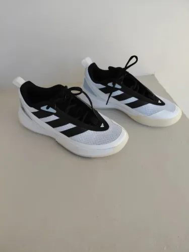 Tênis Adidas Tam. 36