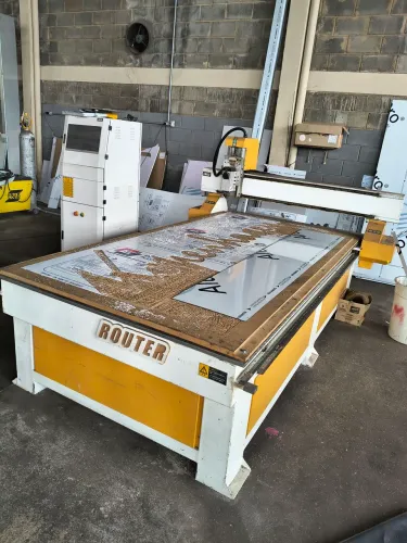 Router CNC 2500x1300x200 spindle 4 cc - ano 2018