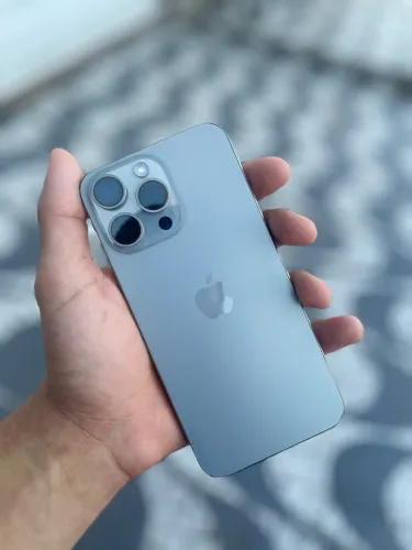 iPhone 15 Pro Max - 256GB - Titânio