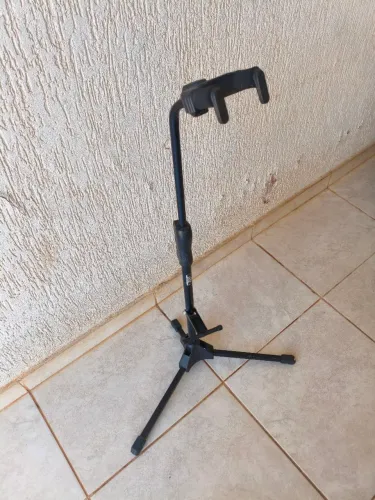 Suporte para violão ajustável