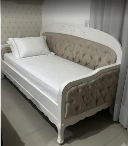 Cama auxiliar para quarto de bebê 