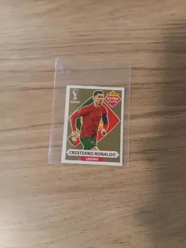 Figurinha legend do Cristiano Ronaldo ouro da edição de 2022