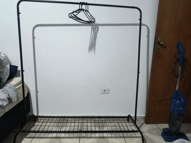 Arara com suporte embaixo