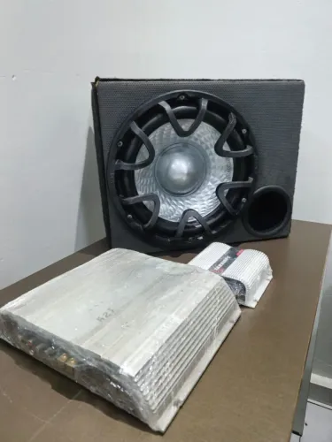 Som automotivo com sub 12 polegadas