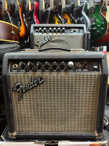 Amplificador Fender Bullet Reverb-Amp 220V made in México usado 