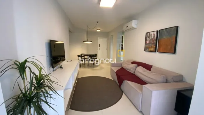 Apartamento 3 dormitórios mobiliado no Centro de Florianópolis