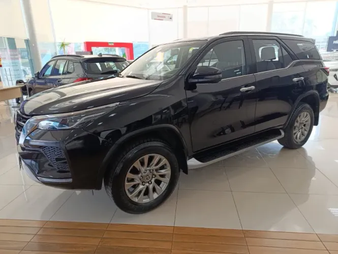 Toyota Hilux SW4 SRX 4X4 2.8 TDI 16V Dies. Aut. 2022