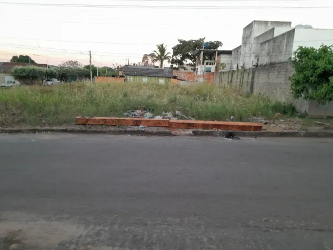 INVISTA NO SEU FUTURO: Terreno Perfeito para Seu Projeto dos Sonhos!