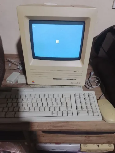 Macintosh SE