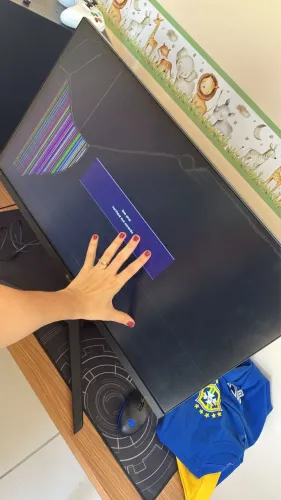 Monitor LG retirada de peças
